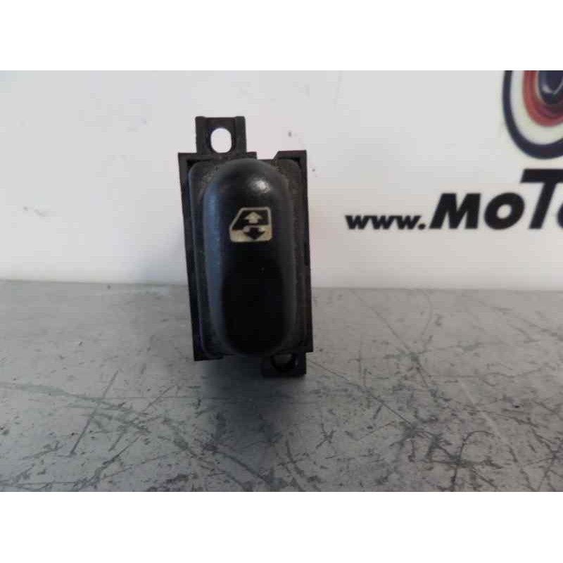 Recambio de mando elevalunas trasero derecho para renault laguna (b56) 2.0 rt (b56c/h/l) referencia OEM IAM   