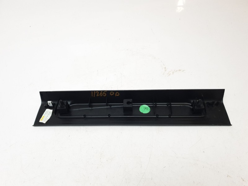 Recambio de moldura para alfa romeo giulia (952) 2.2 jtdm cat referencia OEM IAM 156107572  