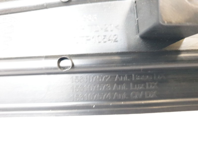 Recambio de moldura para alfa romeo giulia (952) 2.2 jtdm cat referencia OEM IAM 156107572  