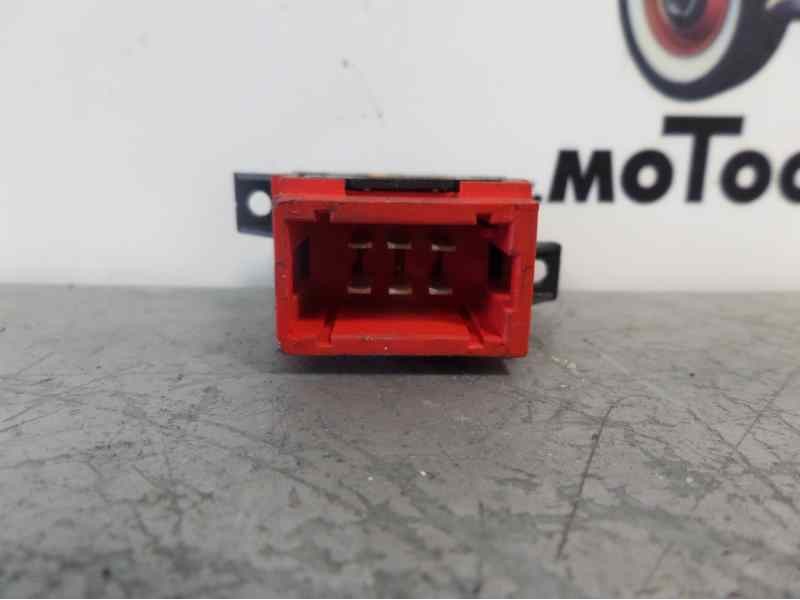 Recambio de mando elevalunas trasero derecho para renault laguna (b56) 2.0 rt (b56c/h/l) referencia OEM IAM   