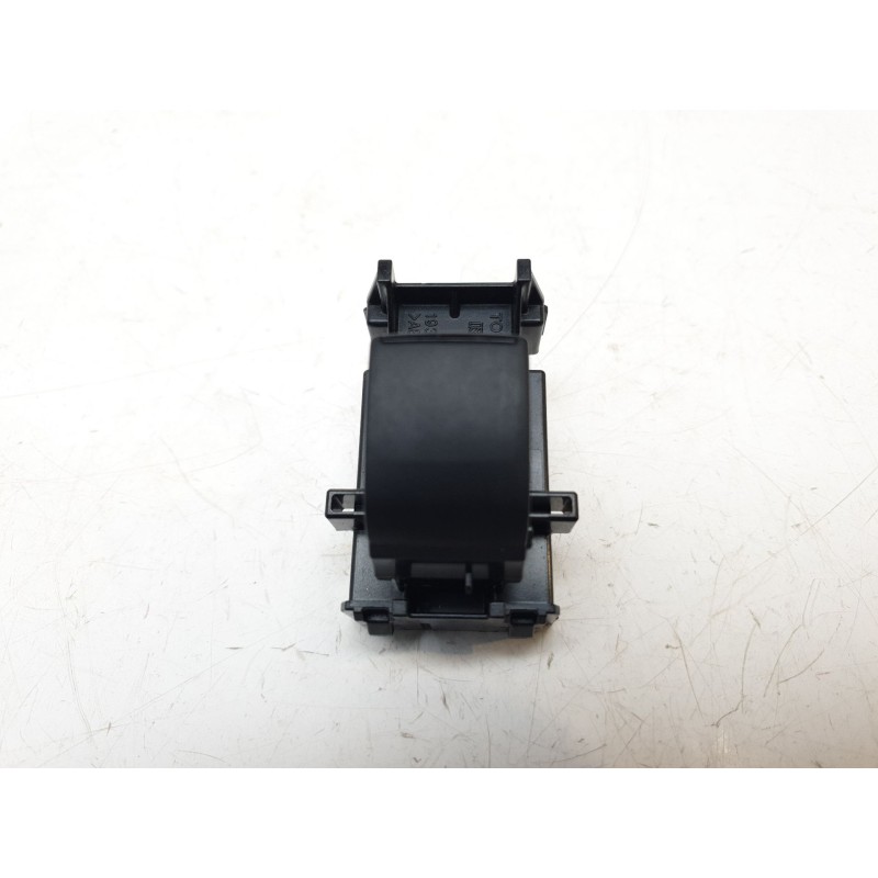 Recambio de mando elevalunas trasero izquierdo para toyota yaris cross (mxp_) 1.5 hybrid (mxpj10) referencia OEM IAM 8481002260 