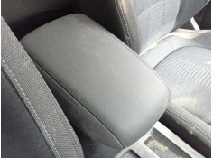 Recambio de apoyabrazos central para ford focus sportbreak focus sportbreak referencia OEM IAM 2635561  