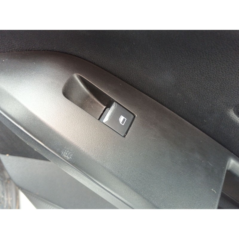 Recambio de mando elevalunas trasero derecho para ford focus sportbreak focus sportbreak referencia OEM IAM   