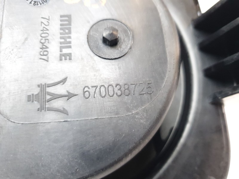 Recambio de caja filtro aire para maserati ghibli iii (m157) 3.0 referencia OEM IAM 670038725  