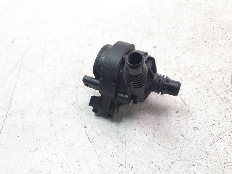 Recambio de bomba agua para mini countryman (f60) cooper s e all4 referencia OEM IAM 867988501  