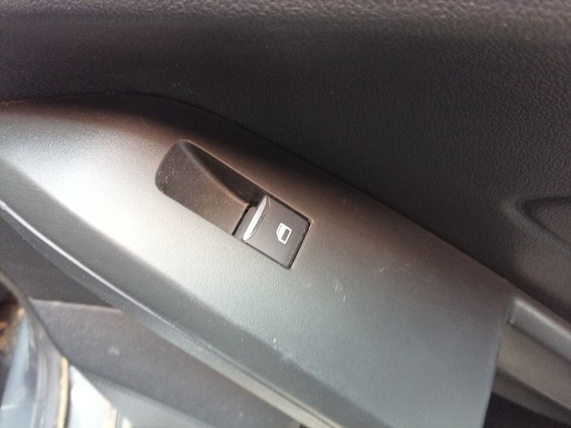 Recambio de mando elevalunas trasero derecho para ford focus iv (hn) 1.0 ecoboost mhev active referencia OEM IAM   