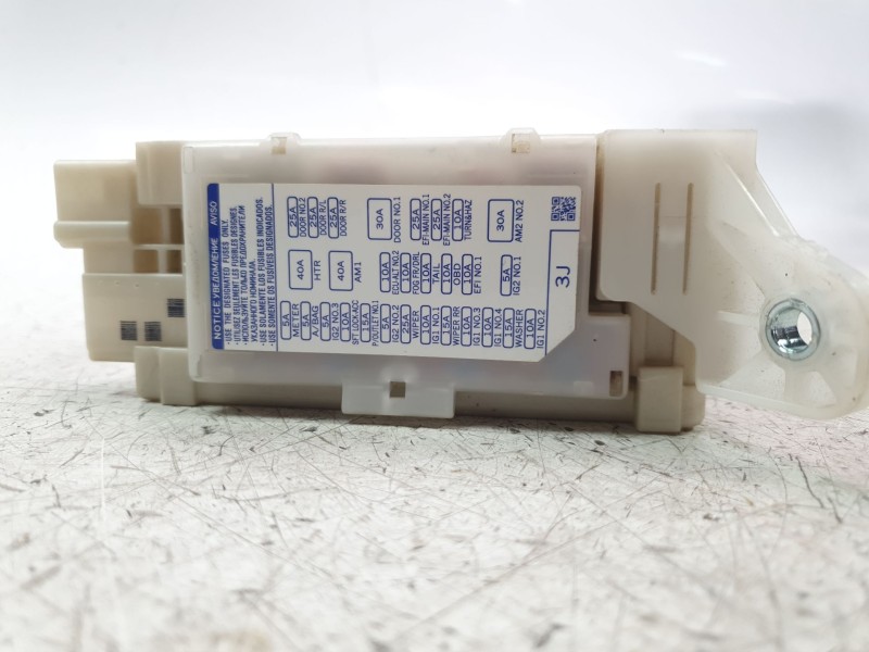 Recambio de caja reles / fusibles para toyota hilux vii 2.4 d referencia OEM IAM 827300K530  