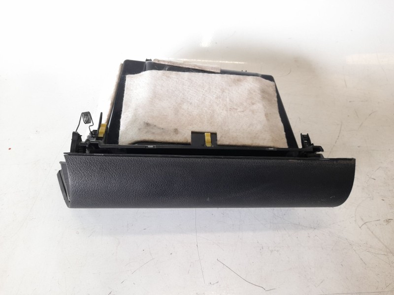 Recambio de guantera para toyota hilux vii 2.4 d referencia OEM IAM 55437KK040  