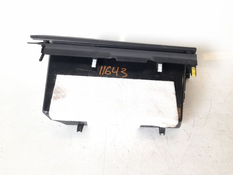 Recambio de guantera para toyota hilux vii 2.4 d referencia OEM IAM 55437KK040  
