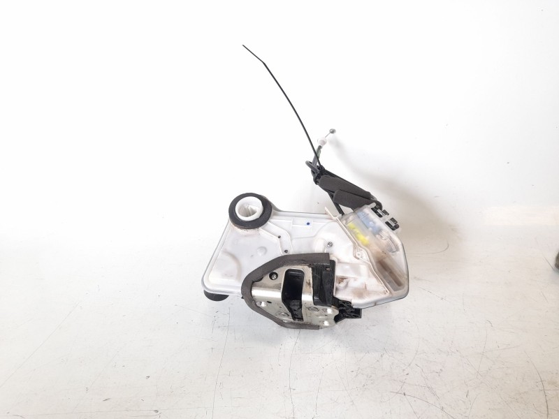 Recambio de cerradura puerta delantera izquierda para toyota hilux vii 2.4 d referencia OEM IAM 6904002450  