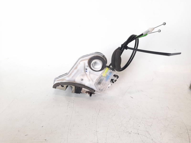 Recambio de cerradura puerta trasera izquierda para toyota hilux vii 2.4 d referencia OEM IAM 690600K090  