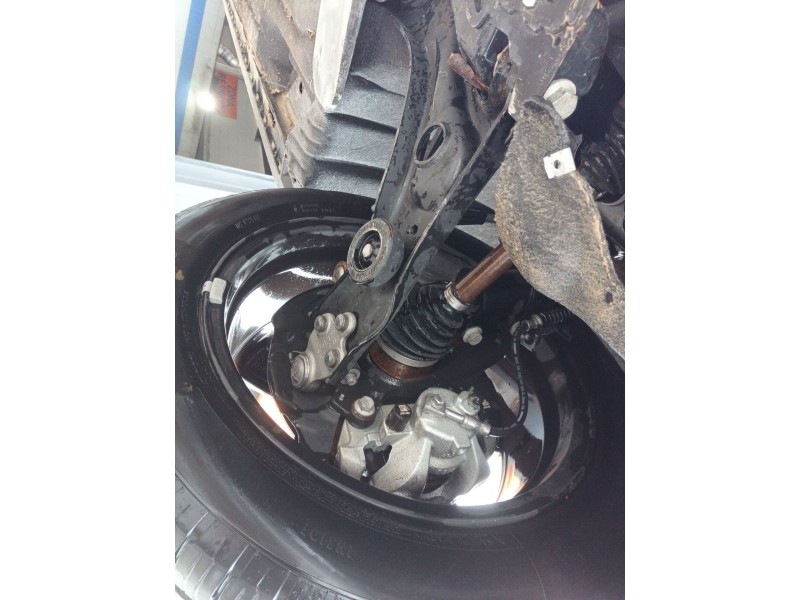 Recambio de brazo suspension inferior delantero izquierdo para ford focus iv (hn) 1.0 ecoboost mhev active referencia OEM IAM   