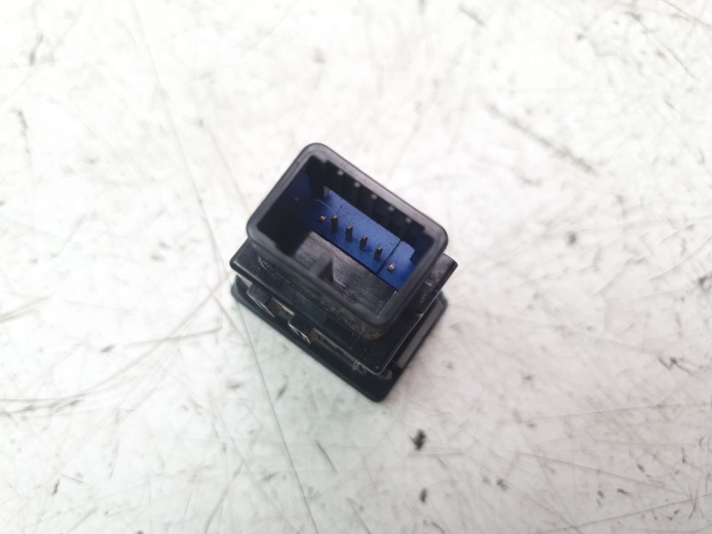 Recambio de interruptor para toyota hilux vii 2.4 d referencia OEM IAM 15E122  