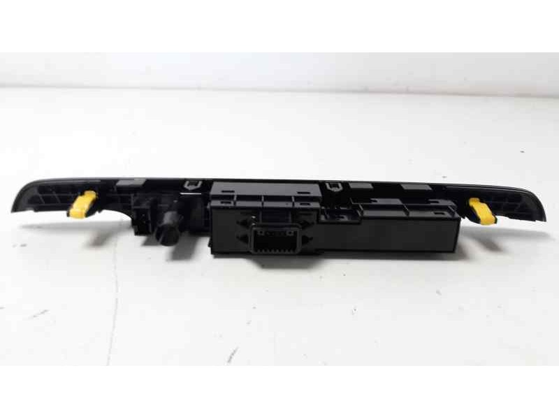 Recambio de warning para hyundai tucson kosmo bluedrive 2wd referencia OEM IAM 93700D7100 3D136A100 