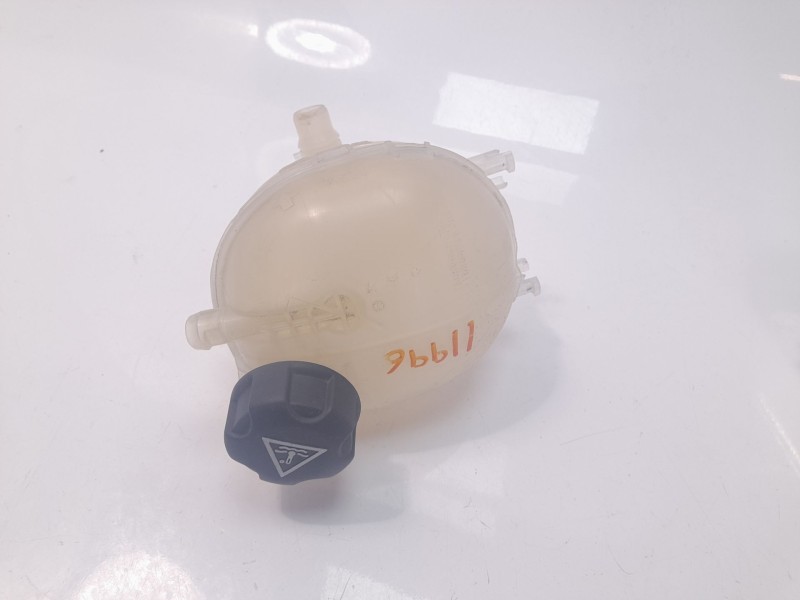 Recambio de deposito expansion para opel corsa f ultimate referencia OEM IAM 9824198680  