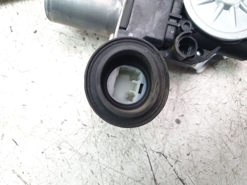 Recambio de elevalunas trasero izquierdo para toyota hilux vii 2.4 d referencia OEM IAM 698040K120  