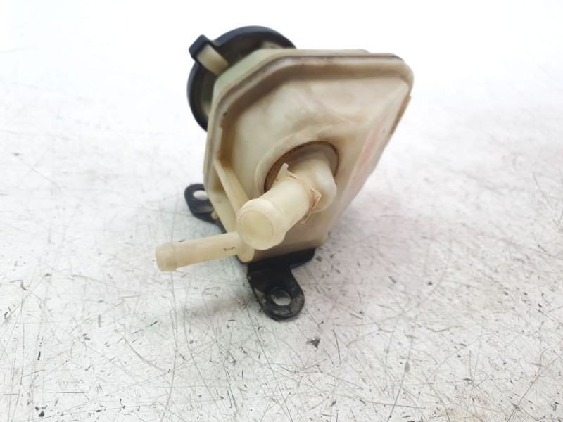 Recambio de deposito servo para toyota hilux vii 2.4 d referencia OEM IAM 10780  
