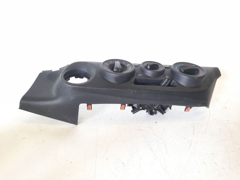 Recambio de mando calefaccion / aire acondicionado para toyota hilux vii 2.4 d referencia OEM IAM 559000KD61  