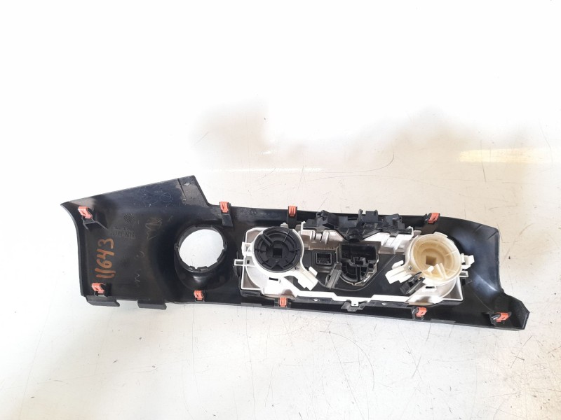 Recambio de mando calefaccion / aire acondicionado para toyota hilux vii 2.4 d referencia OEM IAM 559000KD61  