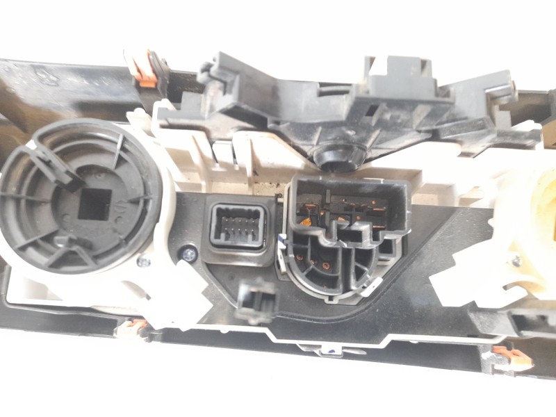 Recambio de mando calefaccion / aire acondicionado para toyota hilux vii 2.4 d referencia OEM IAM 559000KD61  