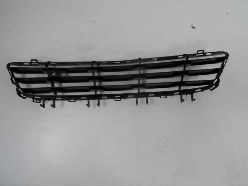 Recambio de rejilla paragolpes central para opel astra h berlina referencia OEM IAM 1400304 107163004 OP4102120