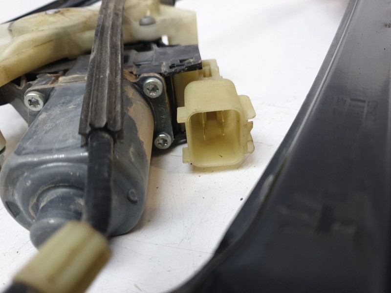 Recambio de elevalunas trasero derecho para maserati ghibli iii (m157) 3.0 referencia OEM IAM 670103666  