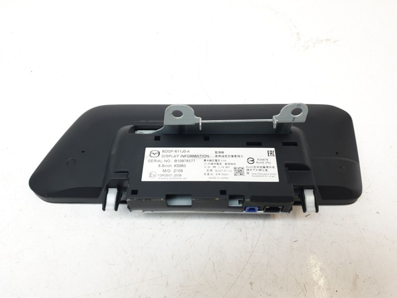 Recambio de pantalla multifuncion para mazda 3 berlina (bp) referencia OEM IAM BDGF611J0A  