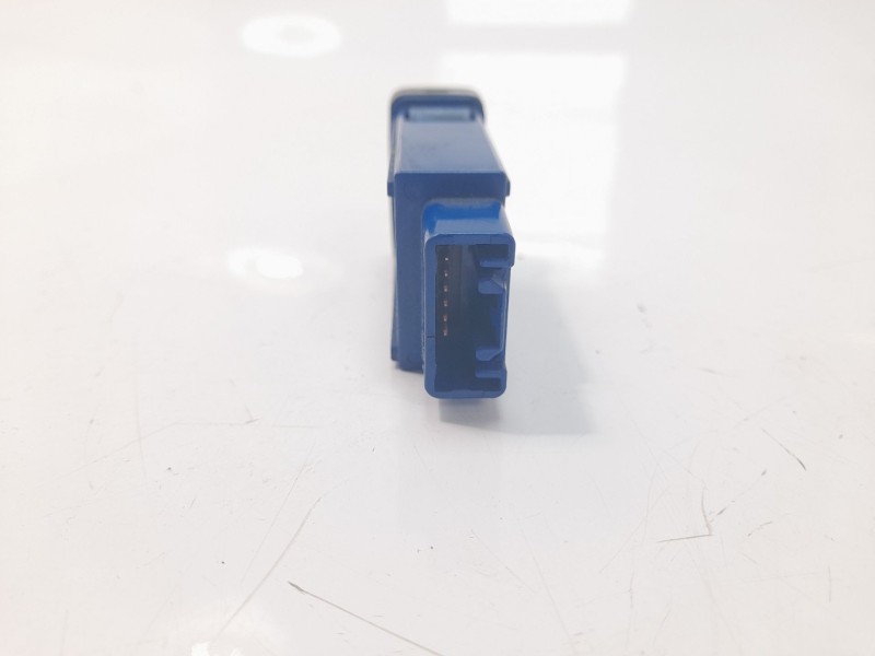 Recambio de interruptor para toyota land cruiser (j12) 3.0 turbodiesel referencia OEM IAM 8411960100  