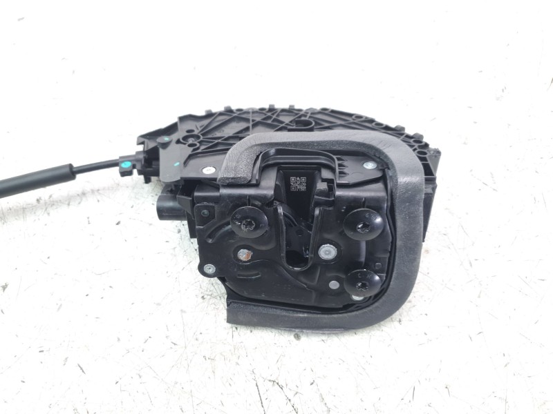 Recambio de cerradura puerta delantera derecha para tesla model 3 (5yj3) ev awd referencia OEM IAM 173894701D  