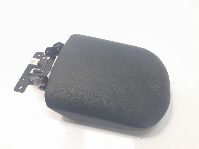 Recambio de apoyabrazos central para kia sportage referencia OEM IAM 84660R2400WK  