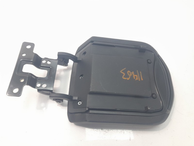 Recambio de apoyabrazos central para kia sportage referencia OEM IAM 84660R2400WK  