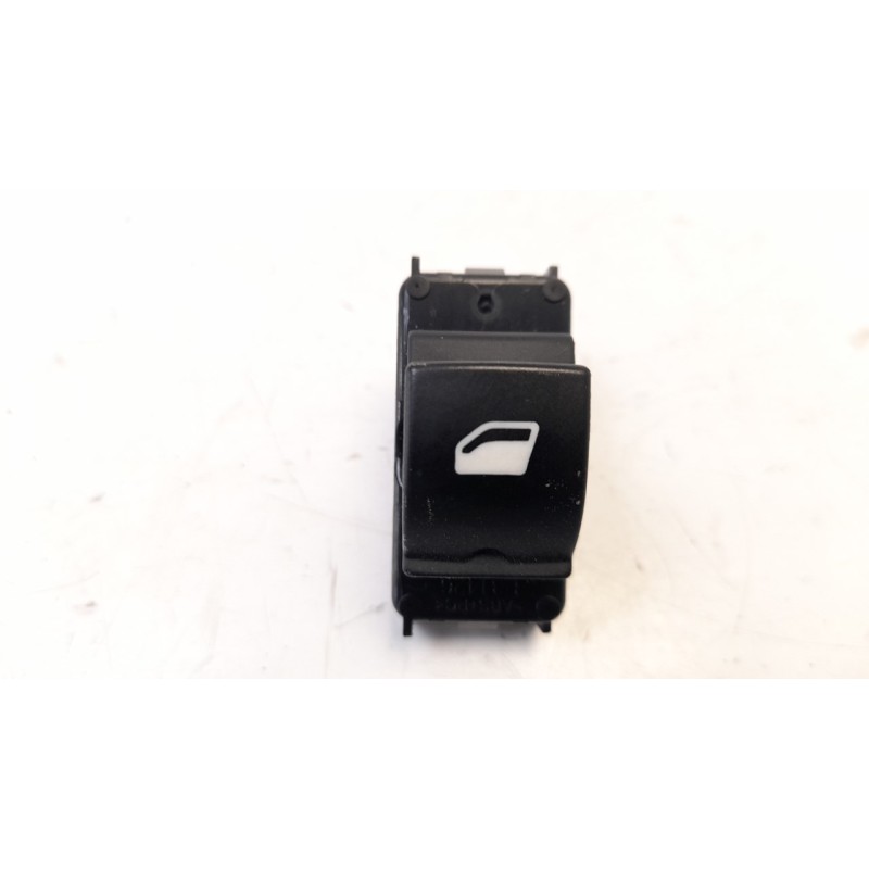 Recambio de mando elevalunas delantero derecho para peugeot 208 1.6 blue-hdi fap referencia OEM IAM 96751115ZD IAF040107CP 