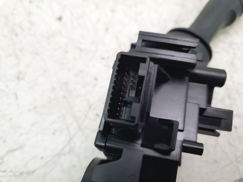 Recambio de mando intermitentes para toyota hilux vii 2.4 d referencia OEM IAM 17J293  