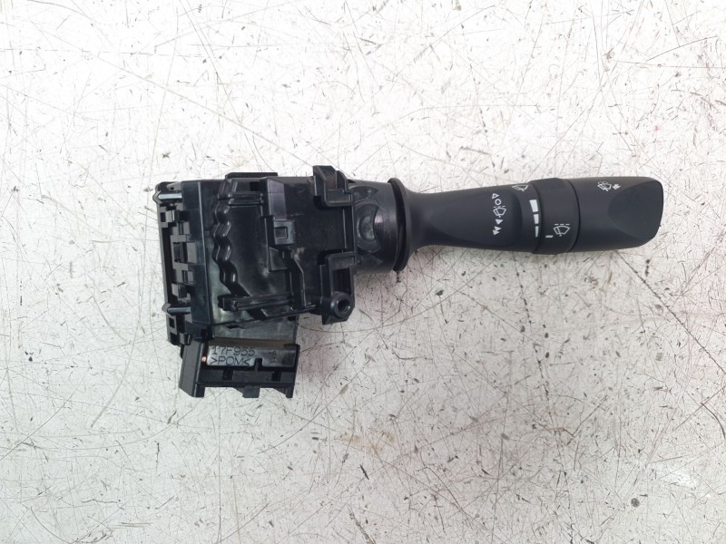 Recambio de mando limpia para toyota hilux vii 2.4 d referencia OEM IAM 17F816  