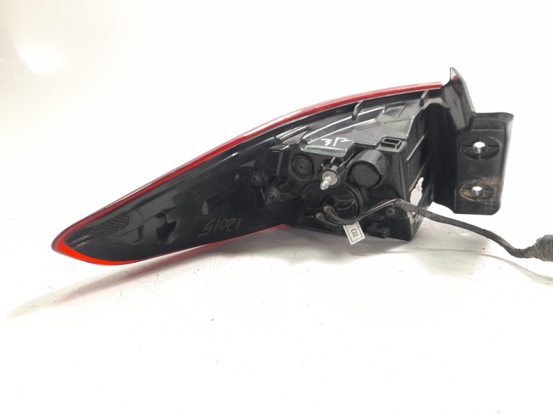 Recambio de piloto trasero derecho para hyundai kona pure referencia OEM IAM 92402J9000  