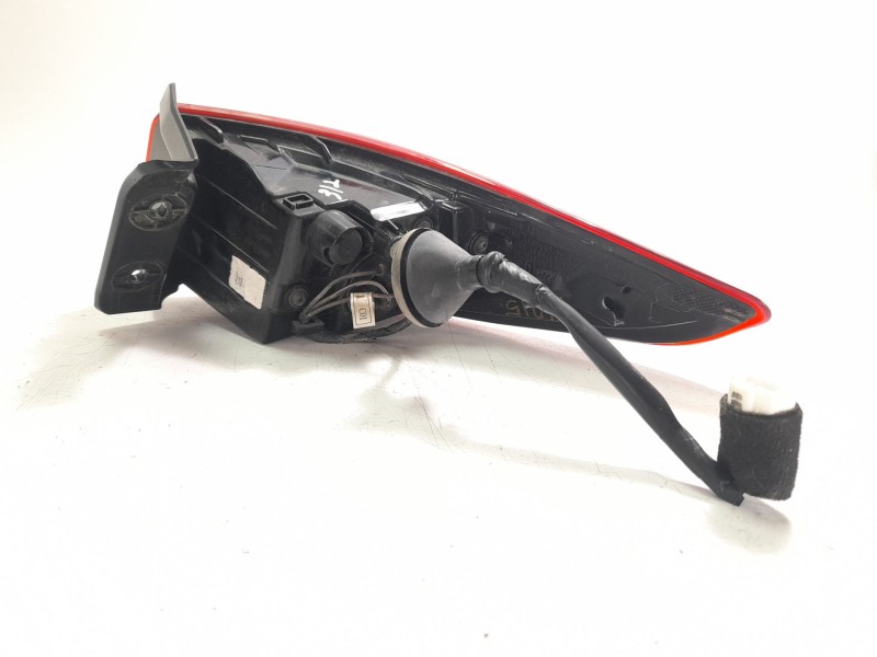 Recambio de piloto trasero izquierdo para hyundai kona pure referencia OEM IAM 92401J9100  