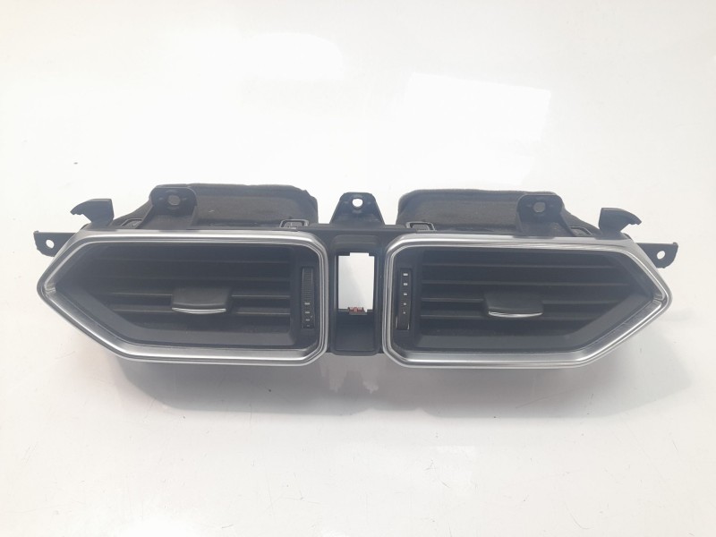 Recambio de aireador central para mazda cx-5 2.0 cat referencia OEM IAM K12364930  