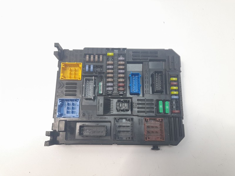 Recambio de caja reles / fusibles para opel corsa f ultimate referencia OEM IAM 9845141280  