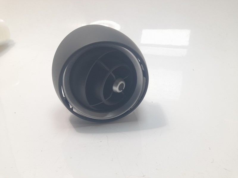 Recambio de rejilla aireadora para alfa romeo giulia (952) 2.2 jtdm cat referencia OEM IAM 1561101770  