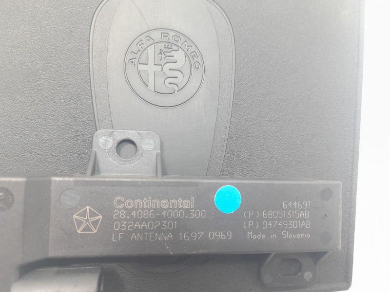 Recambio de amplificador de antena para alfa romeo giulia (952) 2.2 jtdm cat referencia OEM IAM 2840864000300 032AA0229A 