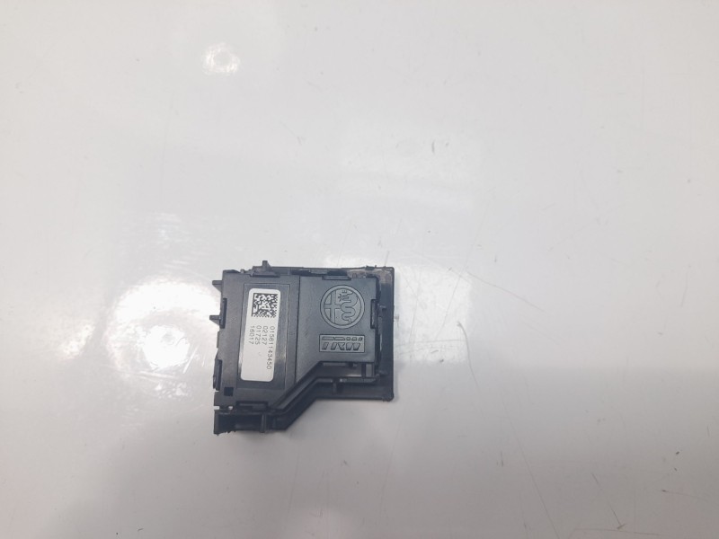 Recambio de interruptor para alfa romeo giulia (952) 2.2 jtdm cat referencia OEM IAM 01561143450  