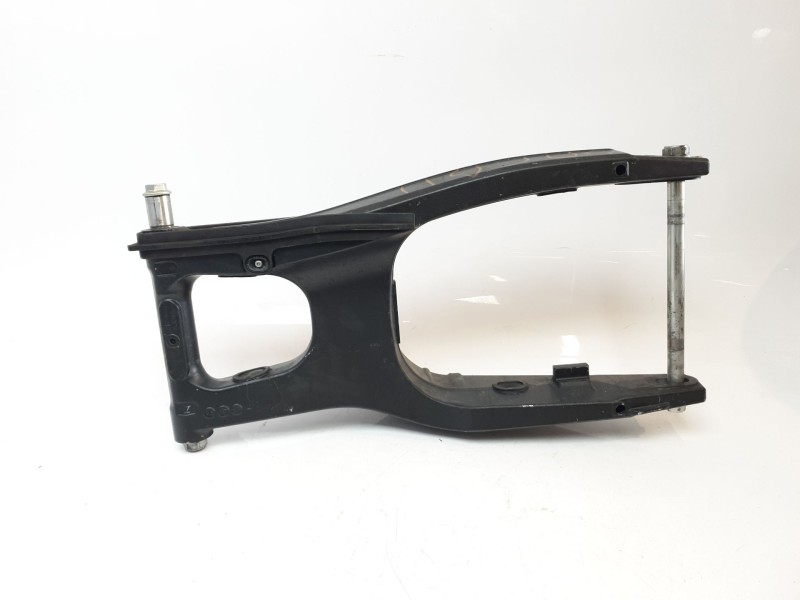 Recambio de basculante para honda cb 650r referencia OEM IAM 52200MKND50  