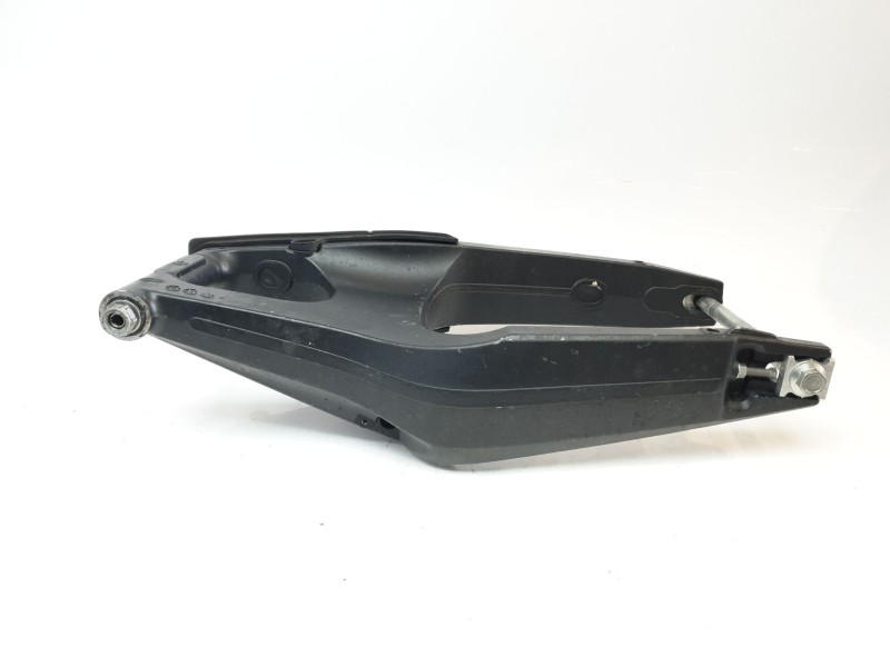 Recambio de basculante para honda cb 650r referencia OEM IAM 52200MKND50  