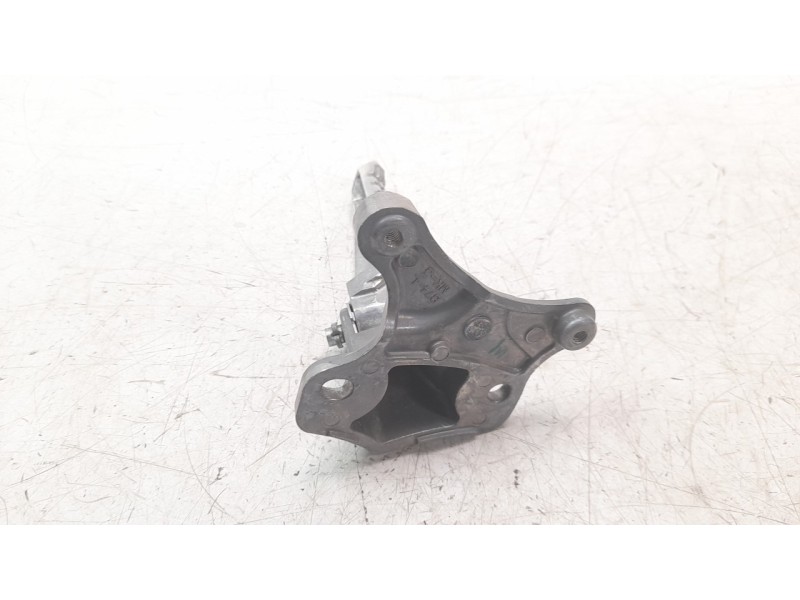 Recambio de estribo para yamaha tricity 300 referencia OEM IAM 2DPF743101  