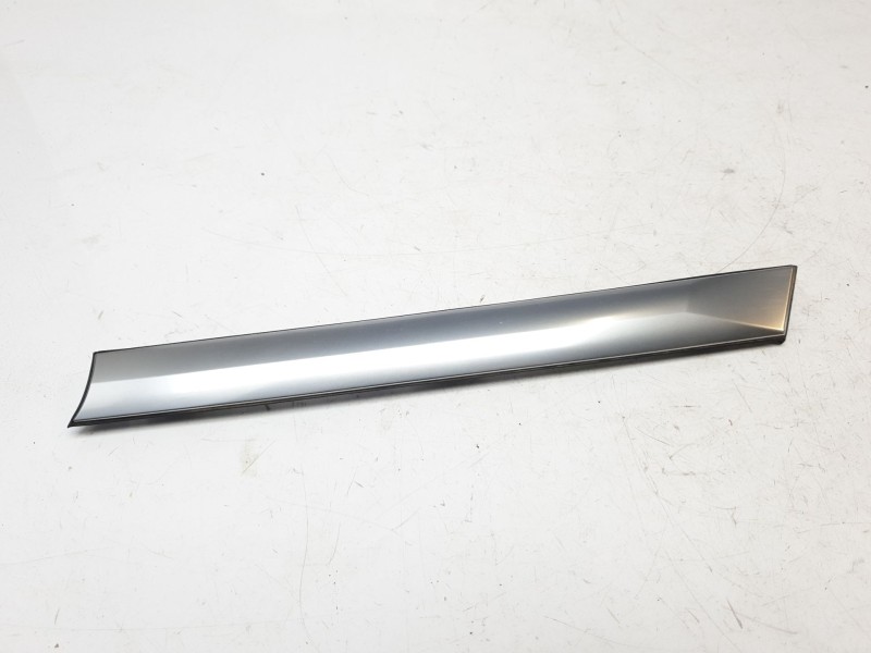 Recambio de moldura para kia sportage referencia OEM IAM 87860R2000  