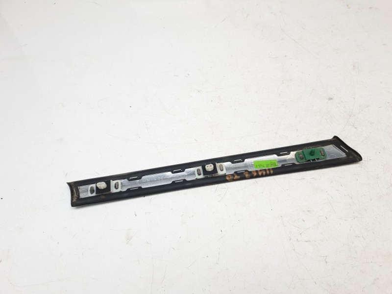 Recambio de moldura para kia sportage referencia OEM IAM 87860R2000  