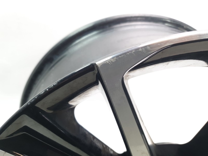 Recambio de llanta para toyota c-hr hybrid active referencia OEM IAM 42611F4331  