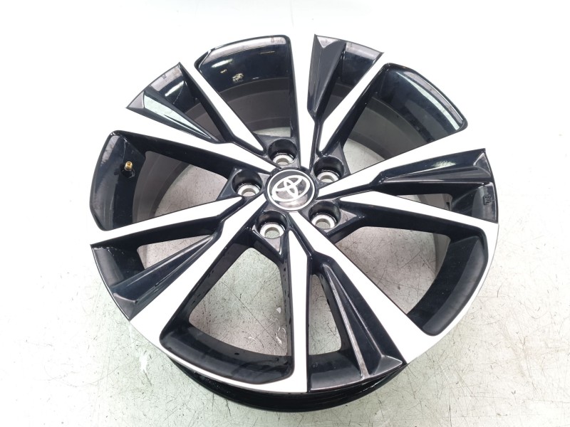 Recambio de llanta para toyota c-hr hybrid active referencia OEM IAM 42611F4331  