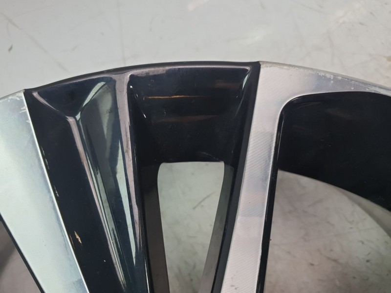 Recambio de llanta para toyota c-hr hybrid active referencia OEM IAM 42611F4331  