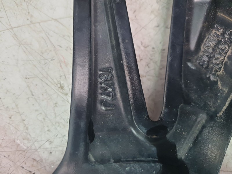 Recambio de llanta para toyota c-hr hybrid active referencia OEM IAM 42611F4331  